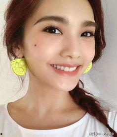 杨丞琳吃瓜