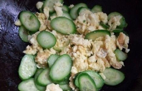 荷兰瓜可以炒菜吃吗,美味炒菜新选择