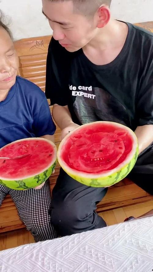 吃自己家的瓜,揭秘家庭美食的甜蜜秘密