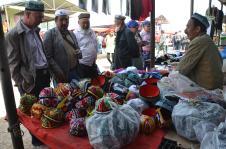 农村巴扎吃瓜,农村巴扎里的夏日风情 第3张 农村巴扎吃瓜,农村巴扎里的夏日风情 第3张